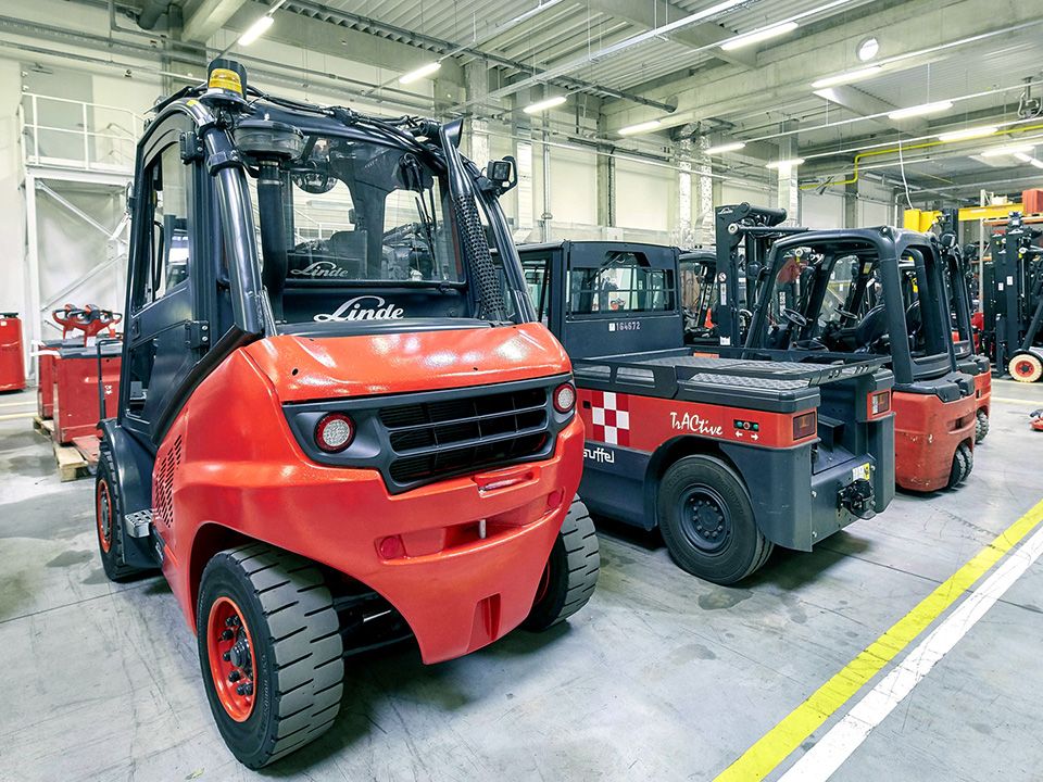 Controllo finale del carrello elevatore usato